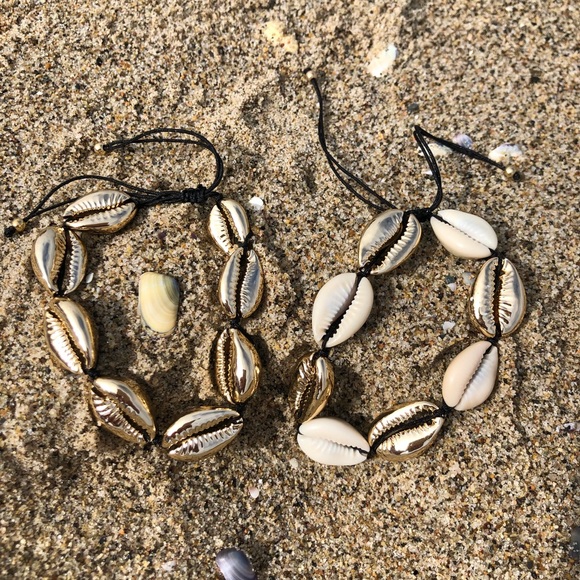 Two Tone shell bracelet ๐๐ - Picture 4 of 7